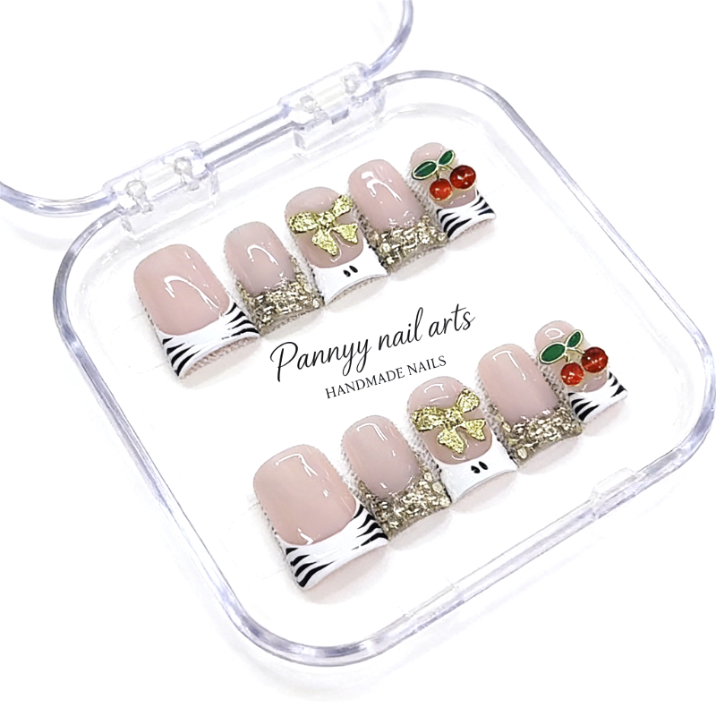 Nail Art Zebra - เล็บปลอม Duck Tip 10 ชิ้น ทำมือ