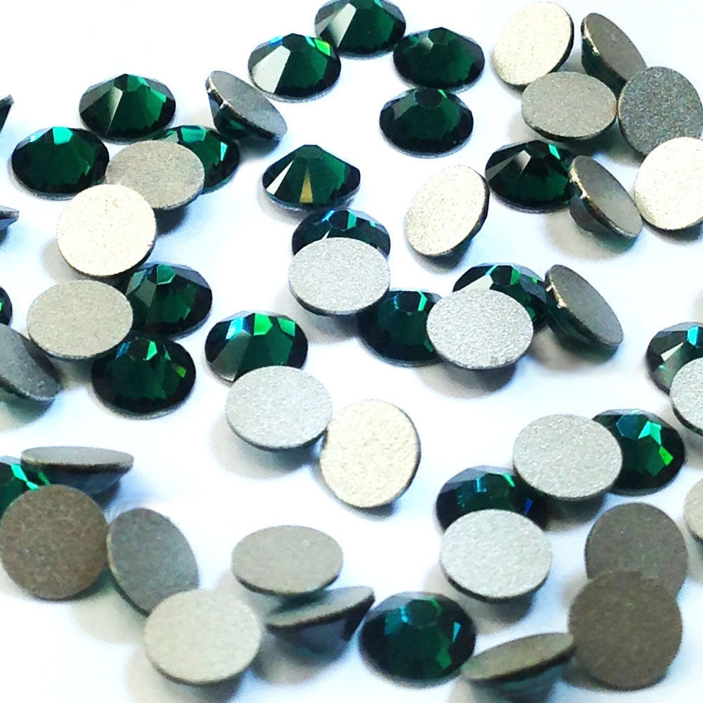 คริสตัลสีเขียวมรกตแบบแบนสำหรับ - Nail Art Emerald Green บทวิจารณ์และราคา